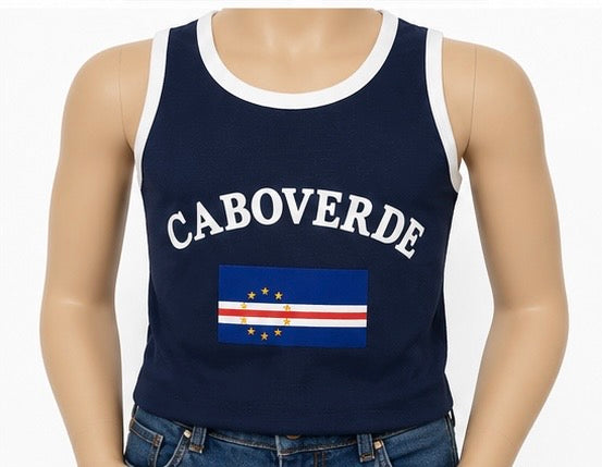 Un style décontracté aux couleurs du Cap-Vert.

Ce débardeur est conçu pour offrir confort et liberté de mouvement. Idéal pour l’été, les vacances, le sport ou les journées ensoleillées, il met en valeur le drapeau du Cap-Vert avec un design simple et élégant.
